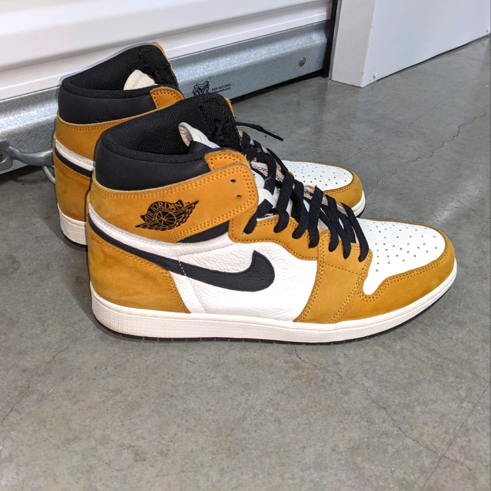 Air Jordan 1 Retro High OG 'Rookie of the Year' size 12